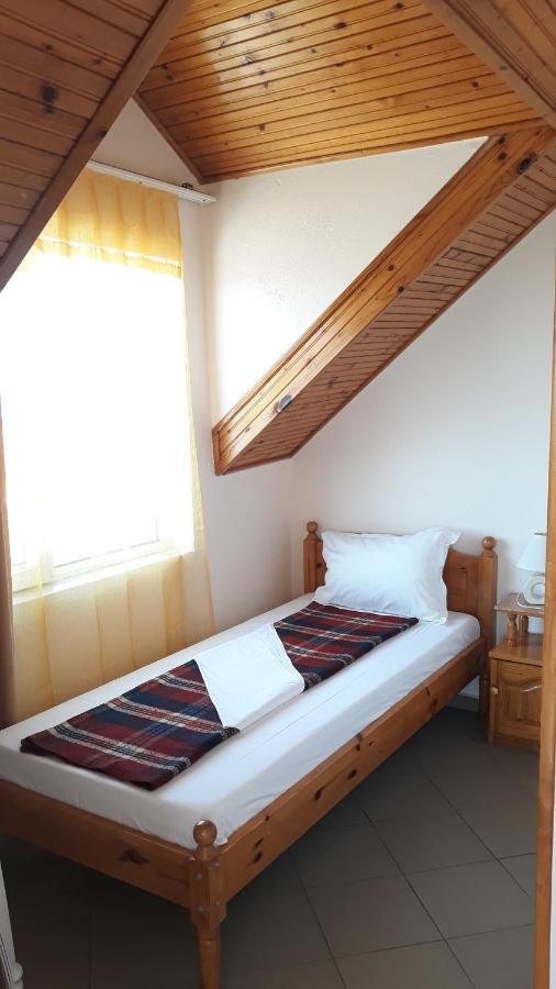 Къща За Гости Каракачанов Sozopol Exterior photo